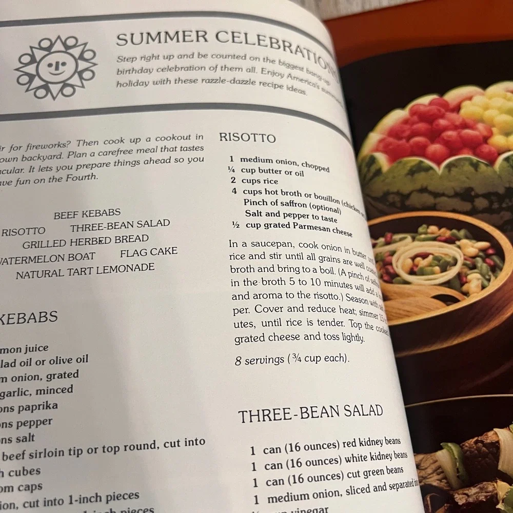 Vintage 1978 Hallmark Holiday Cookbook Retro Recipes Entertaining‎ Ideas 1st Ed